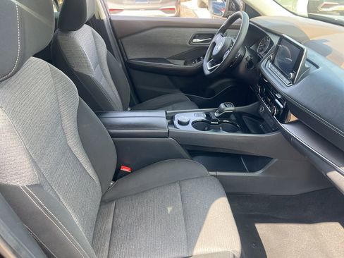 Used 2021 Nissan Rogue SV image 19