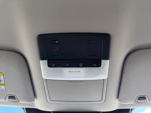 Used 2025 Nissan Pathfinder SV FWD image 24