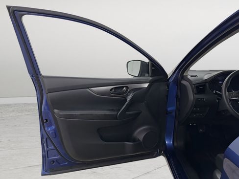 Used 2022 Nissan Rogue Sport S image 17