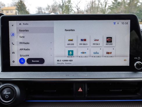 Used 2024 Toyota Prius Limited w/ Limited Premium Package image 11