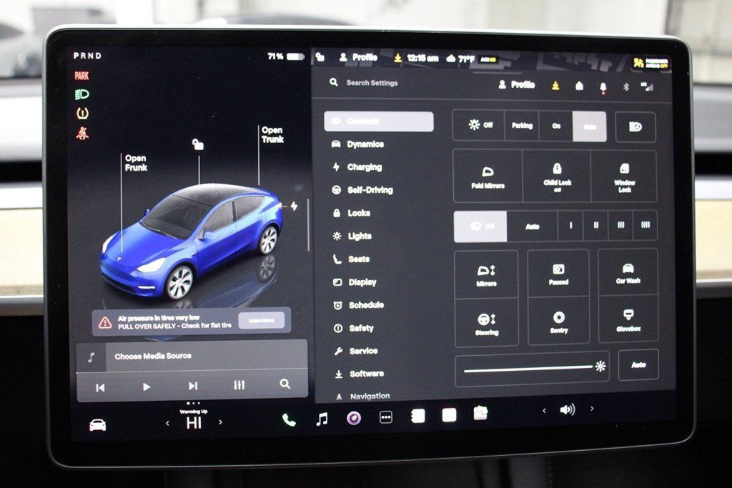 Used 2022 Tesla Model Y Long Range AWD/4WD image 26