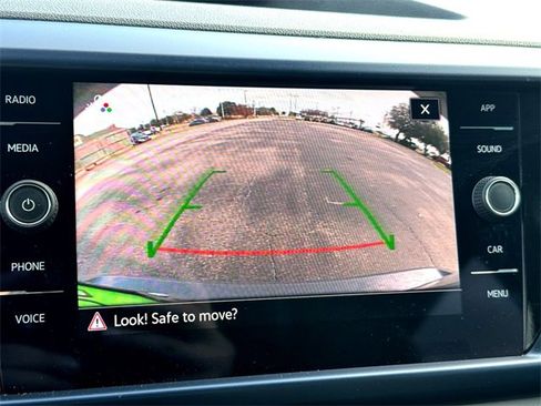 Used 2022 Volkswagen Taos SE image 25