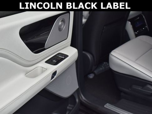 New 2026 Lincoln Aviator Black Label w/ Dynamic Handling Package image 12