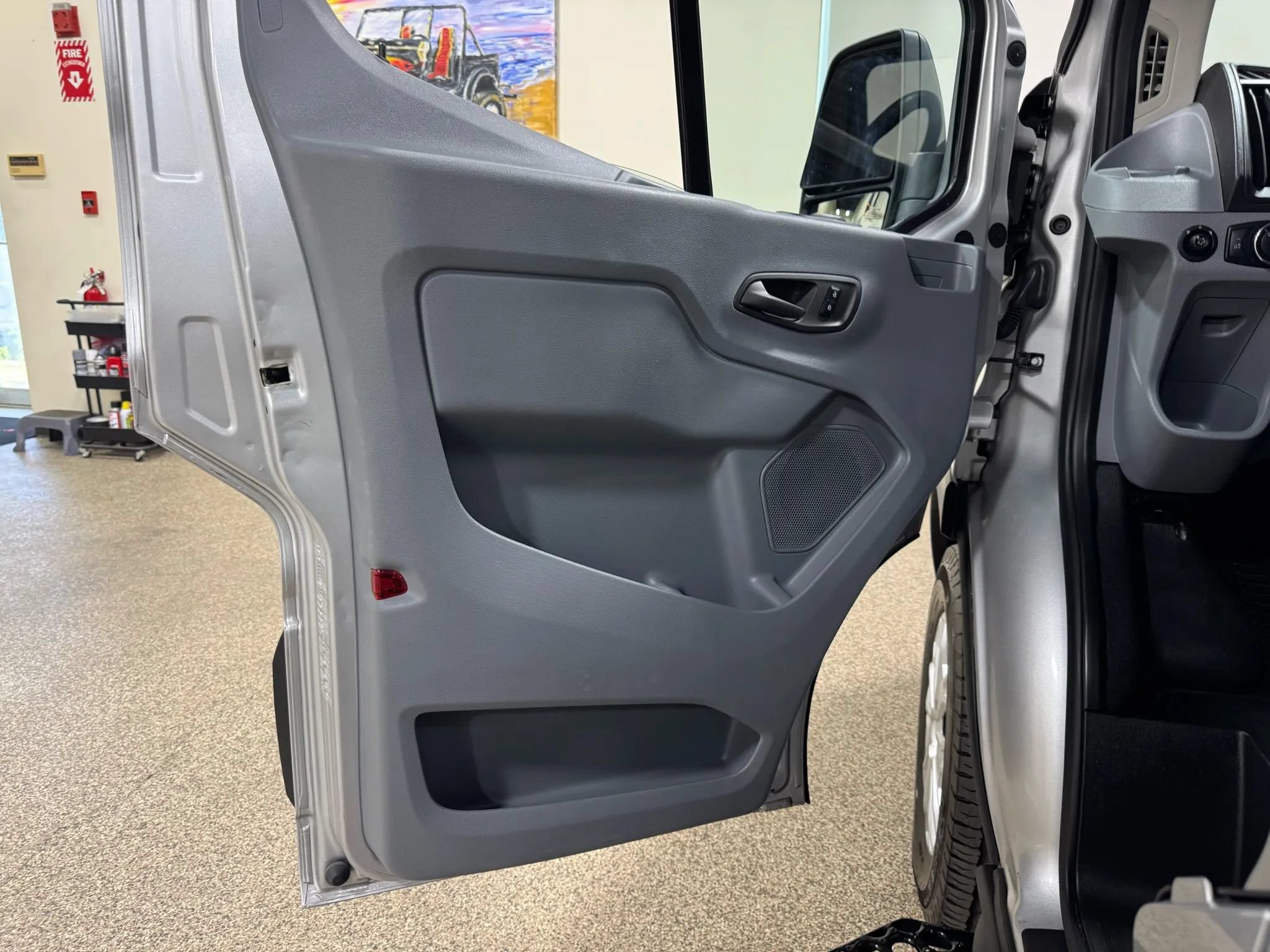 Used 2019 Ford Transit 250 148 Medium Roof RWD image 23