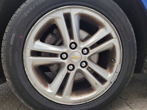 Used 2016 Chevrolet Cruze LT w/ Sun And Sound Package image 31