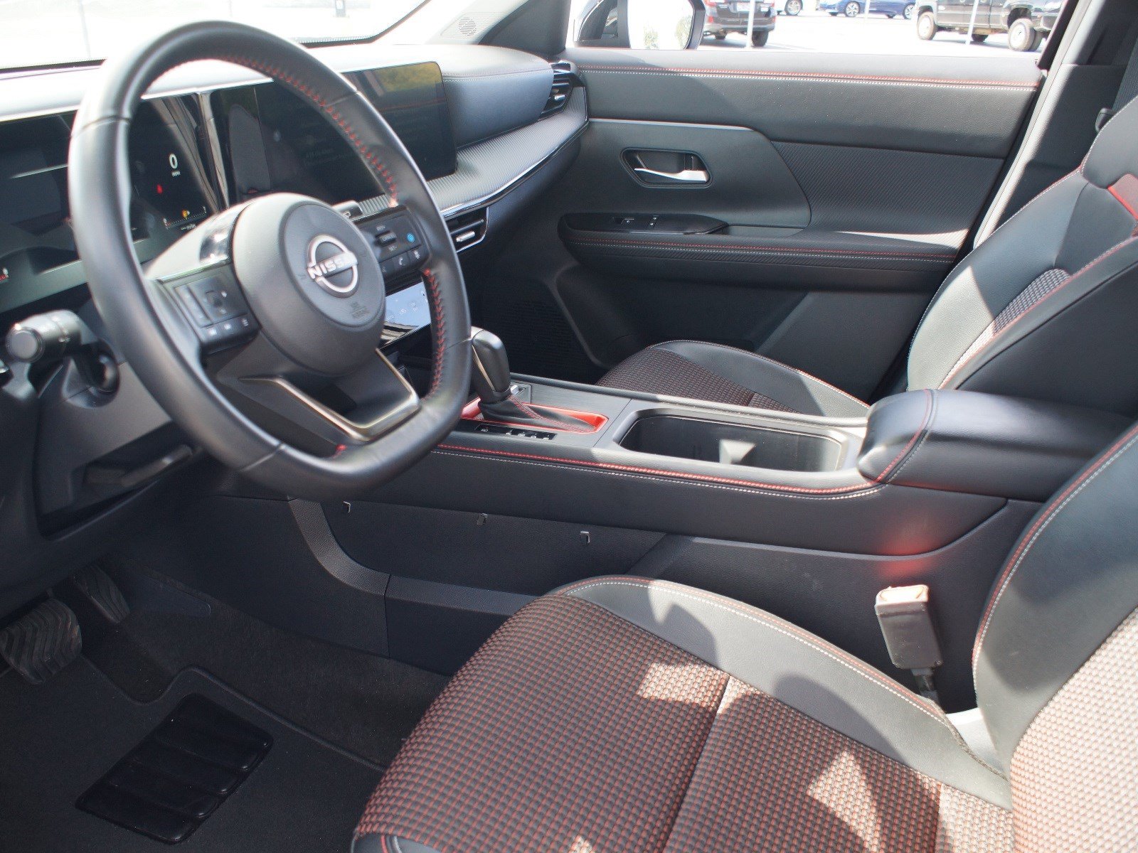 Used 2025 Nissan Kicks SR w/ Illumination Package AWD/4WD image 12