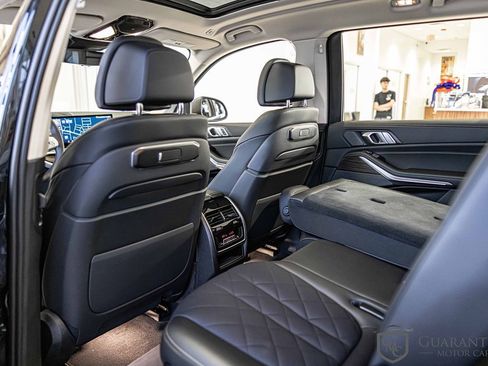 Used 2025 BMW X7 xDrive40i w/ Premium Package image 42