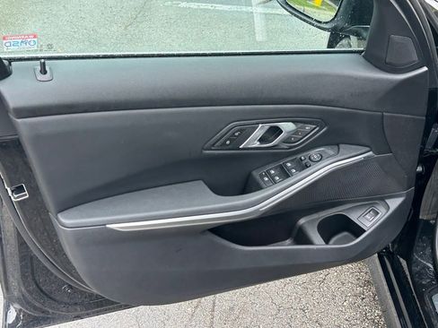 Used 2025 BMW 330i Sedan image 25