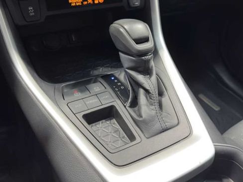 Used 2021 Toyota RAV4 XLE FWD image 25