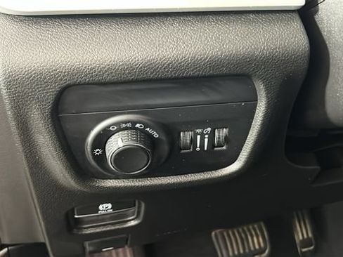 Used 2023 Jeep Grand Cherokee L Laredo AWD/4WD image 19