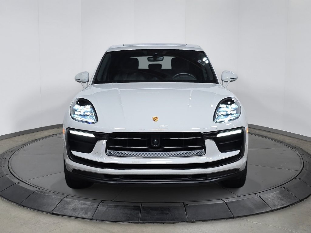 Certified 2026 Porsche Macan AWD/4WD image 10