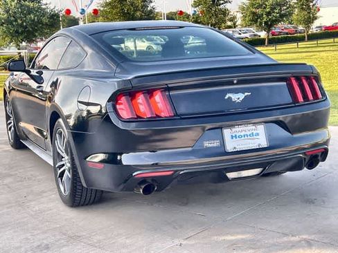 Used 2017 Ford Mustang Coupe RWD image 5