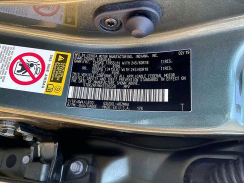 Used 2019 Toyota Highlander XLE image 36