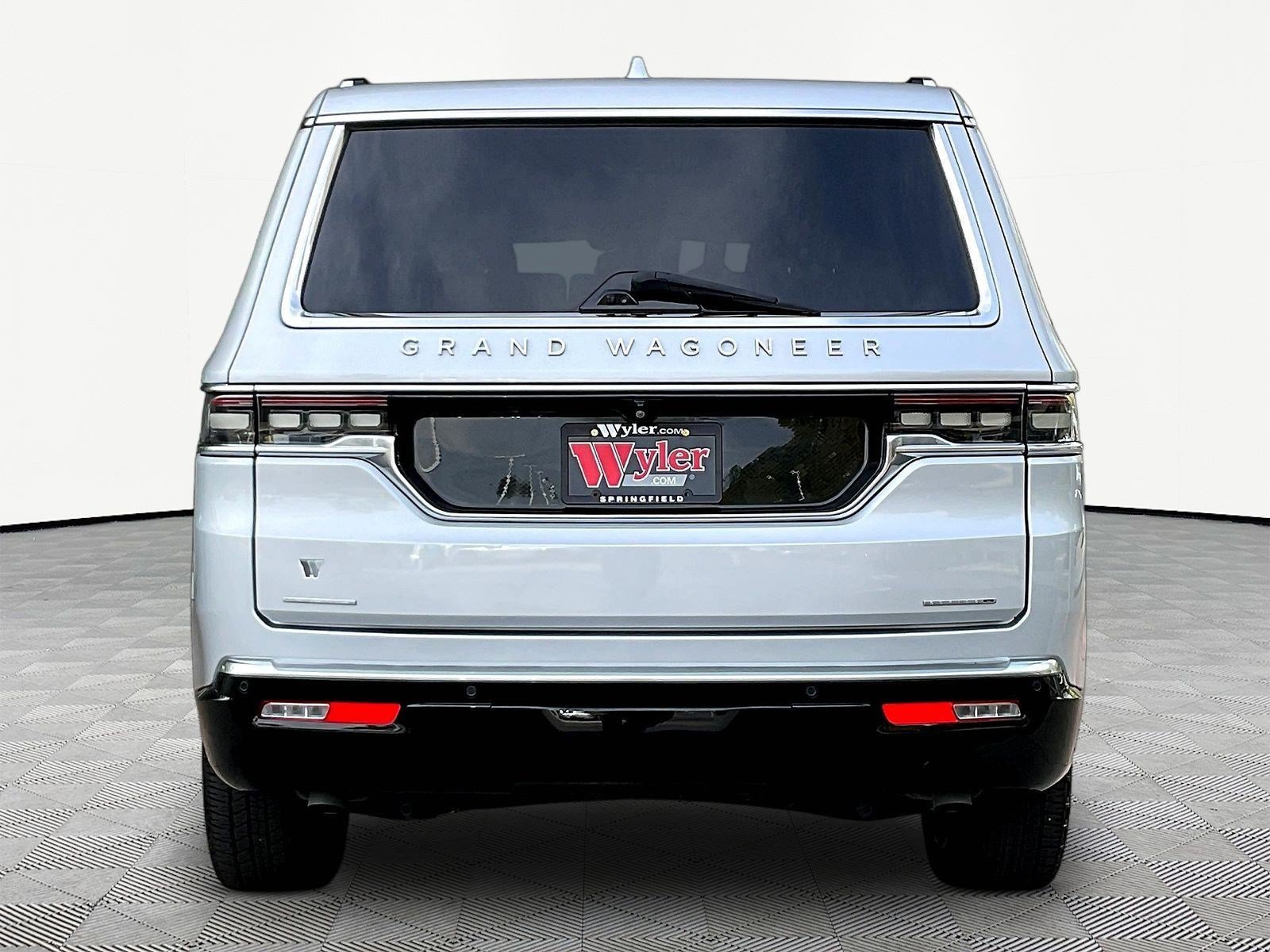 Used 2022 Jeep Grand Wagoneer Series II w/ Convenience Group III AWD/4WD image 5
