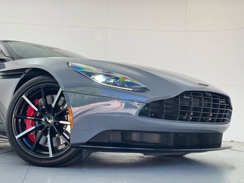 Used 2023 Aston Martin DB11 Volante image 48