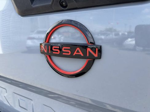 Used 2022 Nissan Frontier PRO-4X AWD/4WD image 10