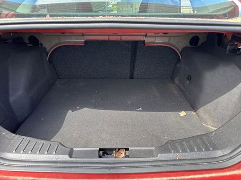 Used 2018 Ford Focus SE FWD image 8