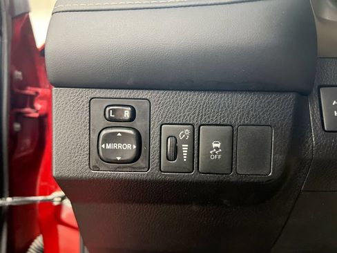 Used 2015 Toyota RAV4 XLE AWD/4WD image 18