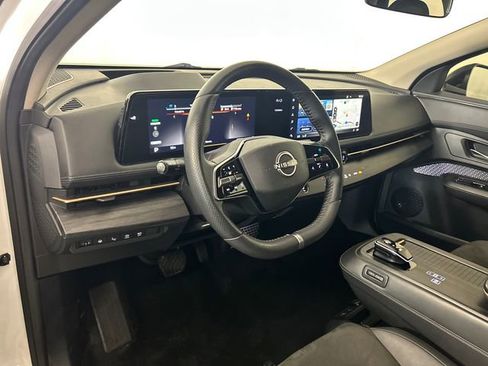 Used 2023 Nissan Ariya FWD image 12