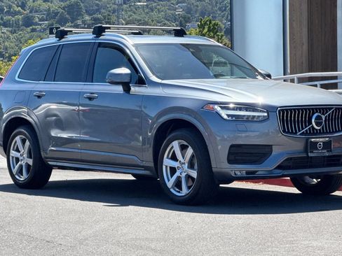 Used 2020 Volvo XC90 T6 Momentum AWD/4WD image 9