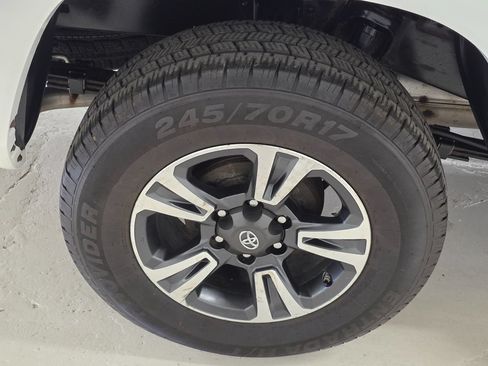 Used 2018 Toyota Tacoma TRD Sport w/ Technology Package AWD/4WD image 50