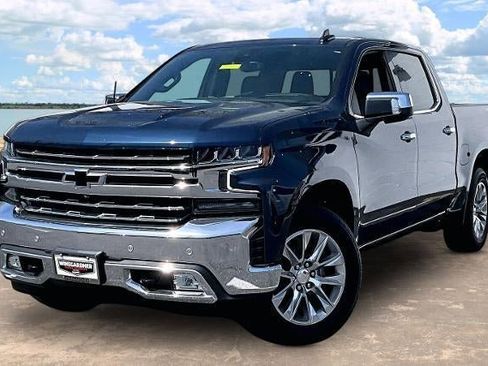 Used 2022 Chevrolet Silverado 1500 LTZ w/ LTZ Premium Package AWD/4WD image 2