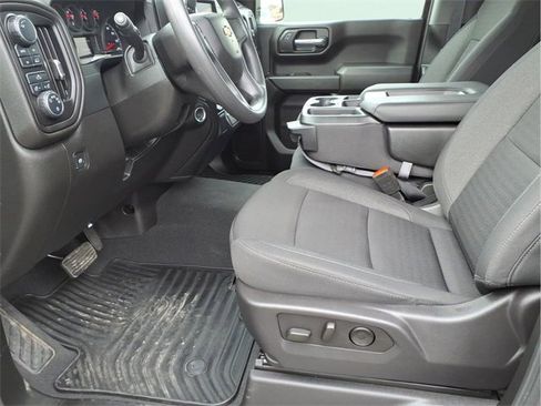 Used 2024 Chevrolet Silverado 1500 Custom image 17