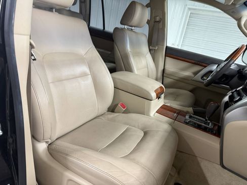 Used 2014 Toyota Land Cruiser 4dr 4WD (Natl) image 37