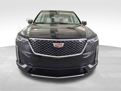 Certified 2025 Cadillac XT6 Premium Luxury image 4