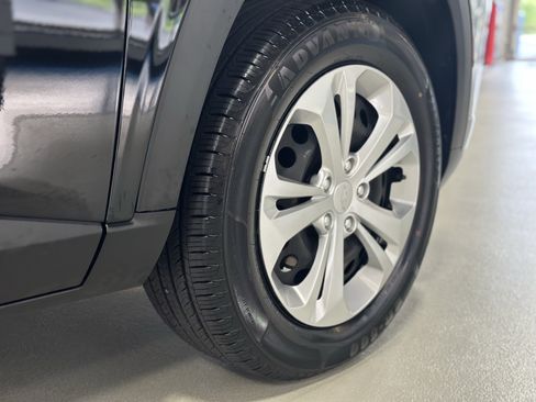 Used 2024 Chevrolet Trax LS FWD image 23