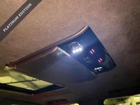 Used 2020 Cadillac Escalade Platinum image 30