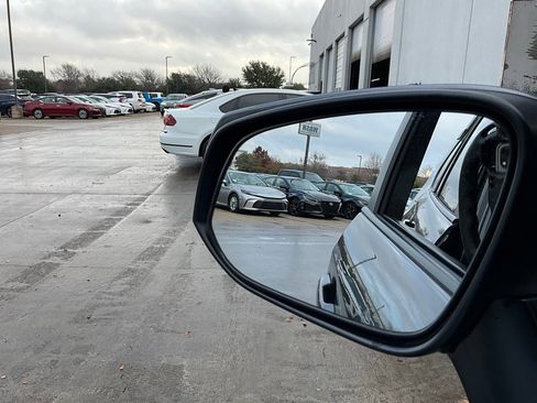 Used 2025 Toyota RAV4 XLE image 19