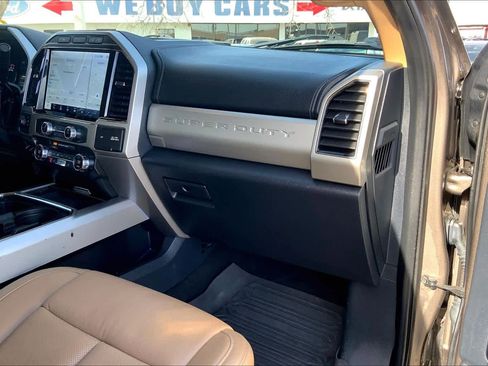 Certified 2022 Ford F250 Lariat w/ Lariat Ultimate Package image 18