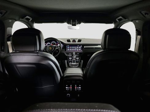 Used 2023 Porsche Cayenne Platinum Edition AWD/4WD image 43