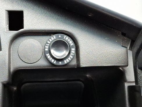 Used 1997 Ford Thunderbird LX image 34