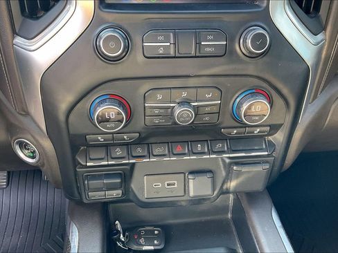 Used 2020 Chevrolet Silverado 1500 RST AWD/4WD image 32