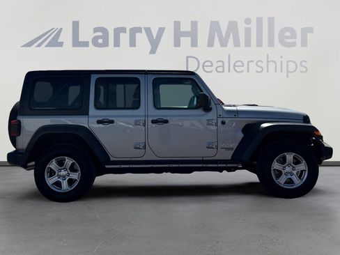 Used 2019 Jeep Wrangler Unlimited Sport S AWD/4WD image 6