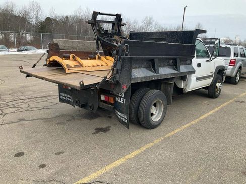 Used 2004 Chevrolet Silverado 3500 4x4 Regular Cab w/ Snow Plow Prep Package image 5