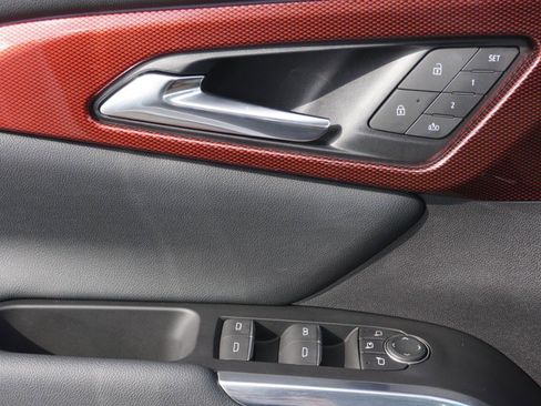 Used 2024 Chevrolet Traverse RS image 23