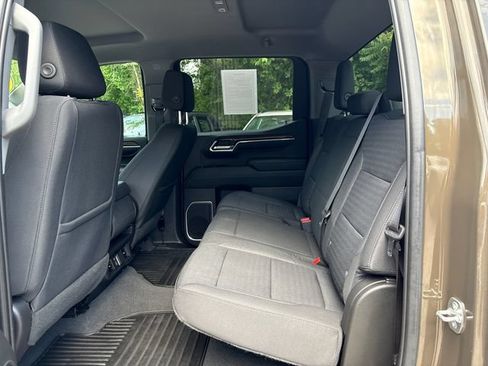 Used 2023 Chevrolet Silverado 1500 LT AWD/4WD image 17