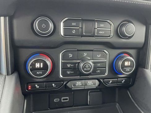 Certified 2024 Chevrolet Tahoe Z71 w/ Luxury Package image 21