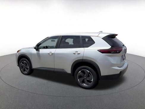 Used 2025 Nissan Rogue SV FWD image 8