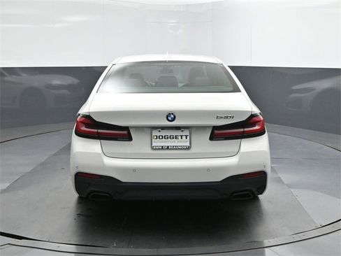 Used 2022 BMW 540i w/ Executive Package image 8