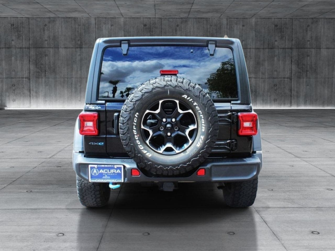 Used 2021 Jeep Wrangler Unlimited Rubicon 4xe w/ Cold Weather Group AWD/4WD image 4