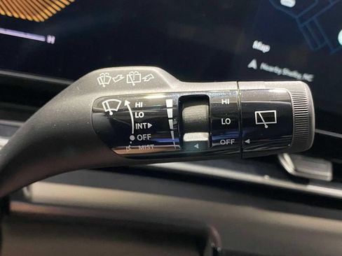 New 2026 Kia Carnival FWD image 23