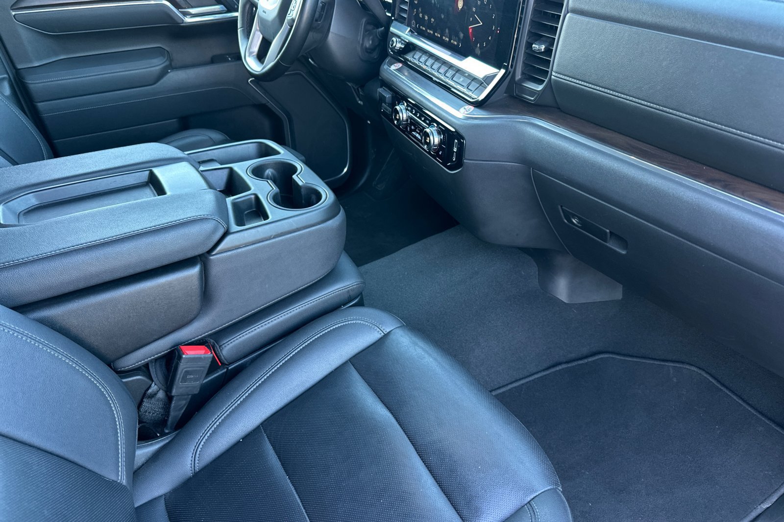 Used 2025 GMC Sierra 1500 SLT AWD/4WD image 19