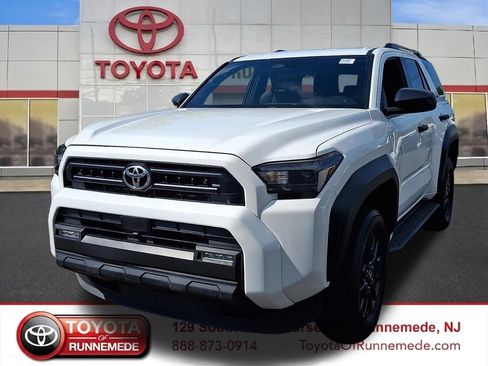 Certified 2025 Toyota 4Runner SR5 AWD/4WD image 3