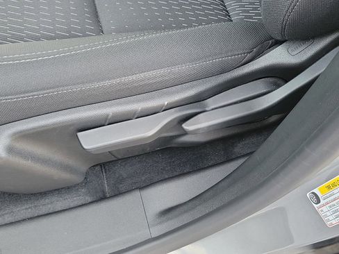 Certified 2025 Chevrolet Equinox LT FWD image 19