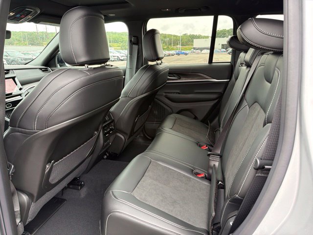 New 2026 Jeep Grand Cherokee Altitude AWD/4WD image 8