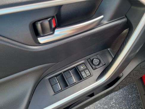 Used 2025 Toyota RAV4 XLE w/ Convenience Package FWD image 19
